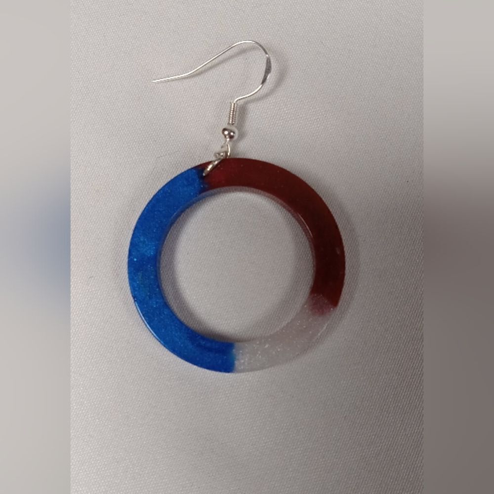 5/$25 CLEARANCE  Red, white and blue resin circle earrings
